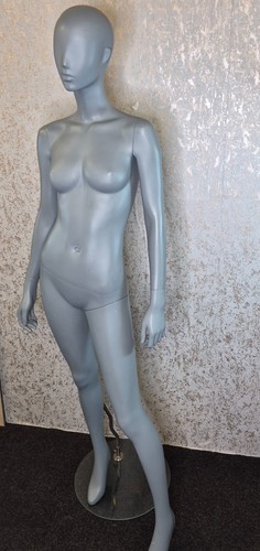 Full size female - full,