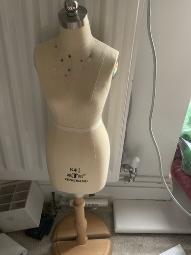 Mannequin - 1/4,