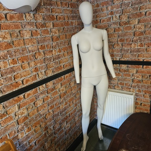 Mannequin full body female - body,