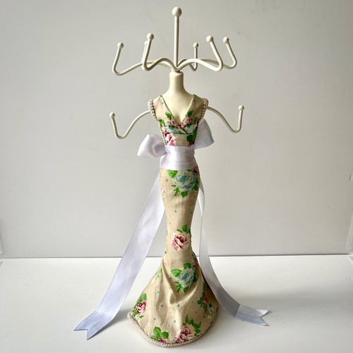 Vintage mannequin jewelry - vintage,